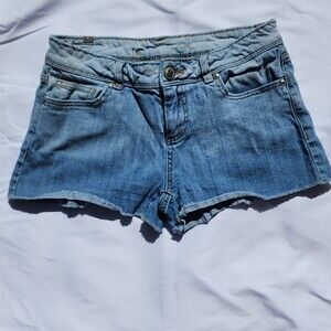 Lauren Conrad denim short shorts  (6)